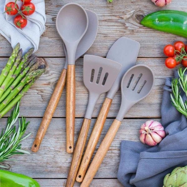 Non-stick Silicone Cooking Utensils with Vegetables