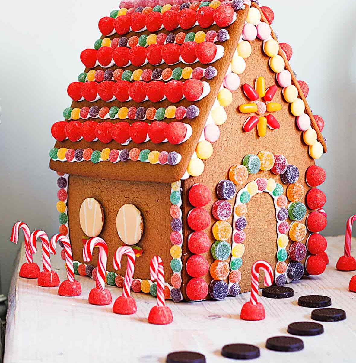 How To Make A Gingerbread House Recipe | Leite&#39;s Culinaria